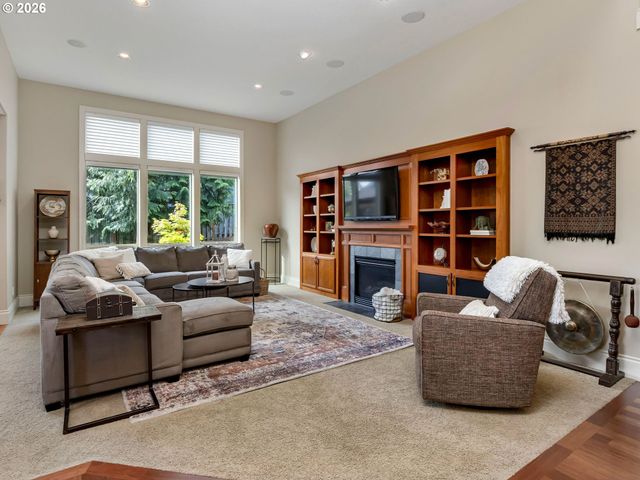14888 Se HOLLAND Loop, Happy Valley, OR 97086