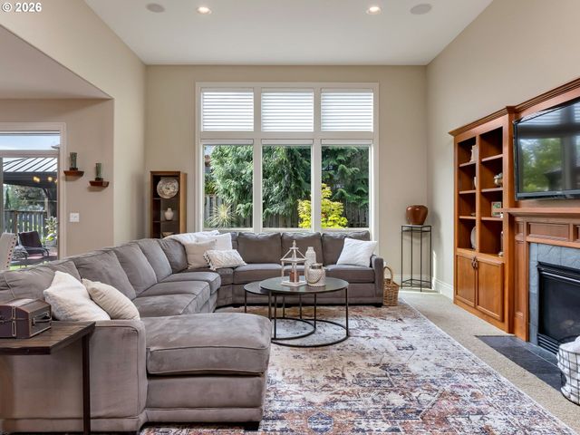 14888 Se HOLLAND Loop, Happy Valley, OR 97086