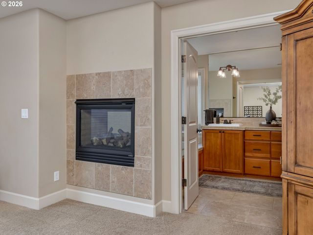14888 Se HOLLAND Loop, Happy Valley, OR 97086