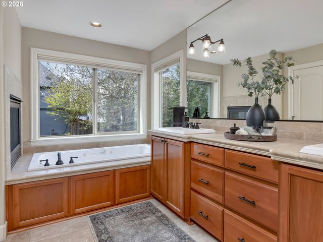 14888 Se HOLLAND Loop, Happy Valley, OR 97086