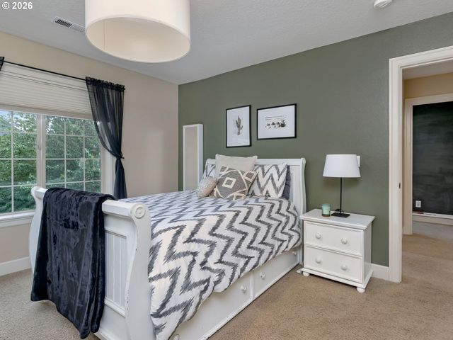 14888 Se HOLLAND Loop, Happy Valley, OR 97086