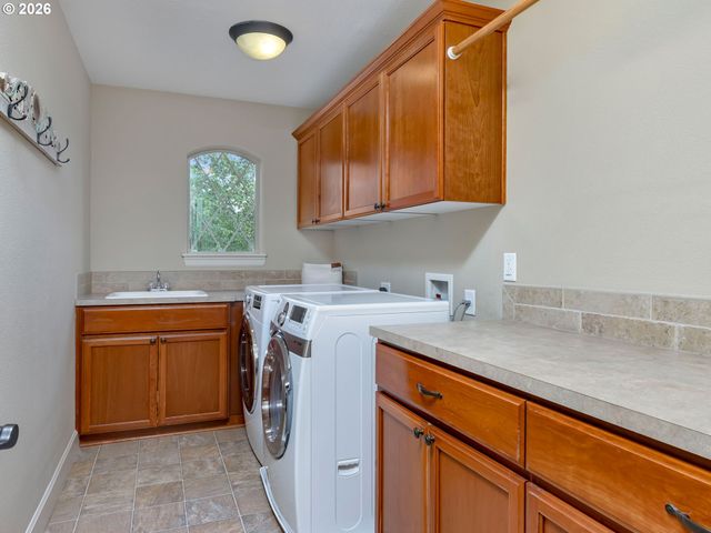14888 Se HOLLAND Loop, Happy Valley, OR 97086