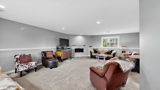 2285 Orion Street SW, Rochester, MN 55902