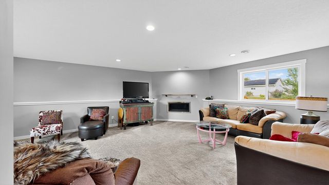 2285 Orion Street SW, Rochester, MN 55902