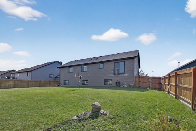 2285 Orion Street SW, Rochester, MN 55902