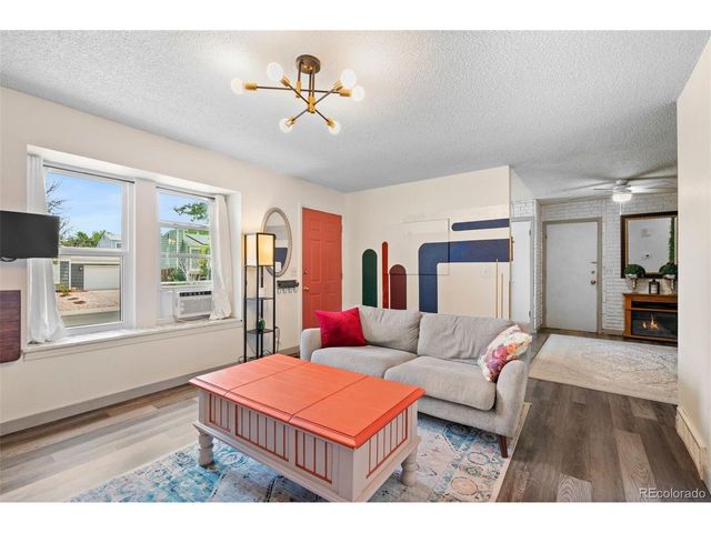1927 Cathay Ct, Aurora, CO 80011