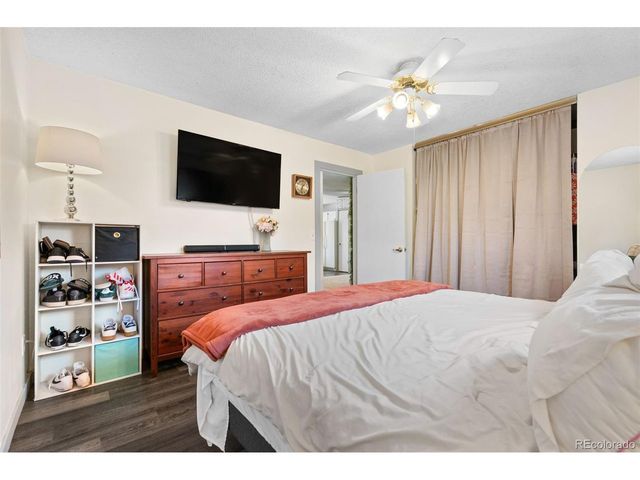 1927 Cathay Ct, Aurora, CO 80011