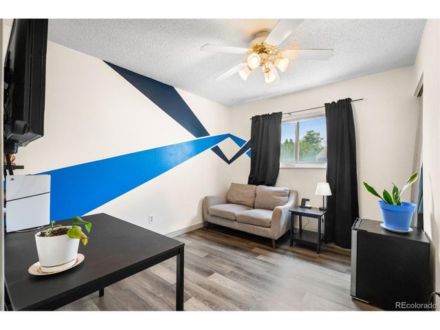 1927 Cathay Ct, Aurora, CO 80011