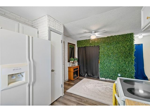1927 Cathay Ct, Aurora, CO 80011