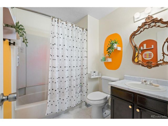 1927 Cathay Ct, Aurora, CO 80011