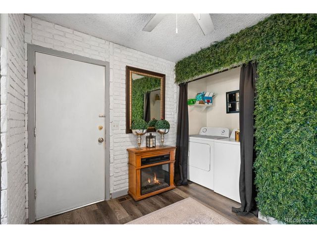 1927 Cathay Ct, Aurora, CO 80011