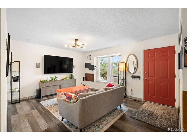 1927 Cathay Ct, Aurora, CO 80011
