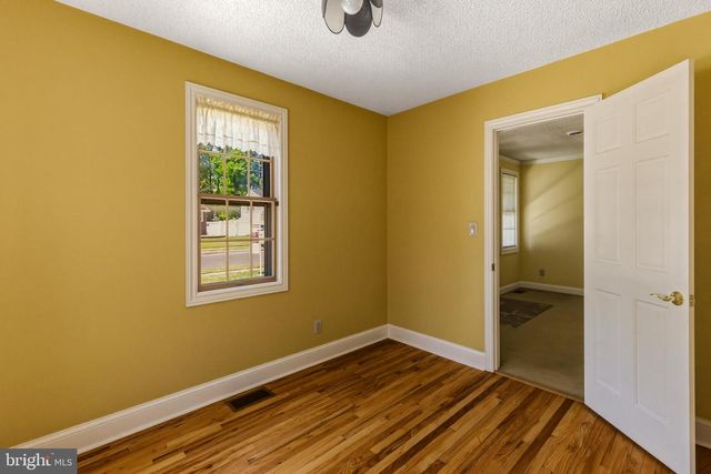 554 LYNN AVE, West Deptford, NJ 08096