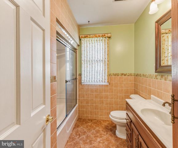 554 LYNN AVE, West Deptford, NJ 08096