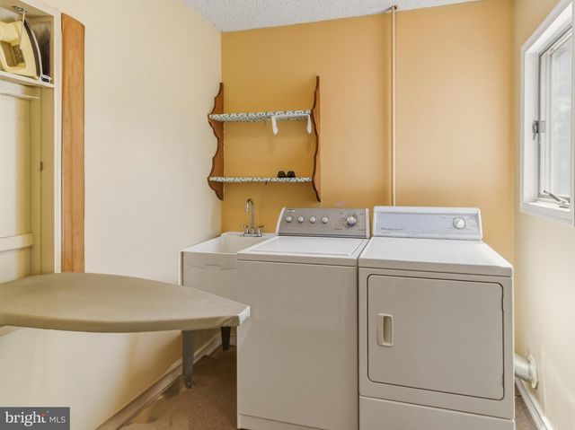 554 LYNN AVE, West Deptford, NJ 08096