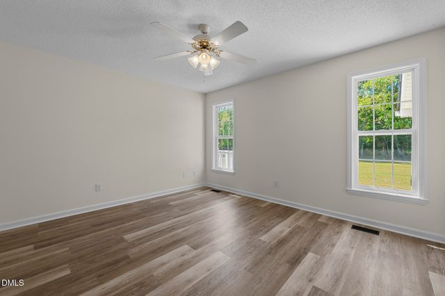 60 Candlewood Drive, Zebulon, NC 27597