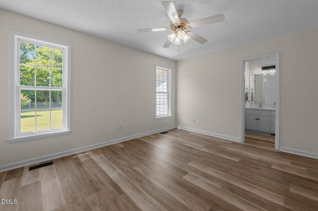 60 Candlewood Drive, Zebulon, NC 27597