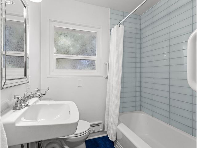 6407 Sw 47TH Pl, Portland, OR 97221