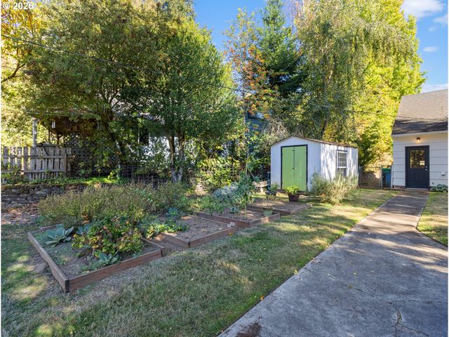 6407 Sw 47TH Pl, Portland, OR 97221
