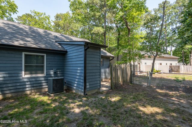 1934 White Hollow Drive A, Greenville, NC 27858