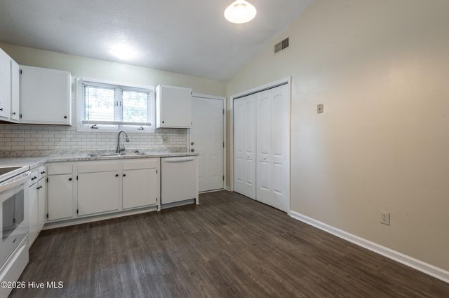 1934 White Hollow Drive A, Greenville, NC 27858