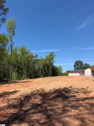 102 Heatherwood Drive, Gray Court, SC 29645