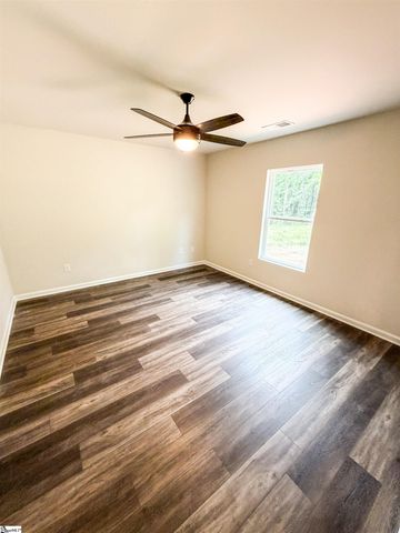 102 Heatherwood Drive, Gray Court, SC 29645