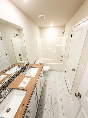102 Heatherwood Drive, Gray Court, SC 29645