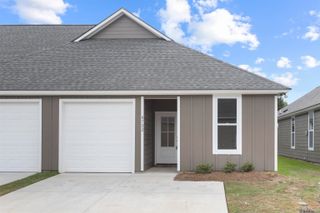 8722 Edgewater Dr, Baton Rouge, LA 70820