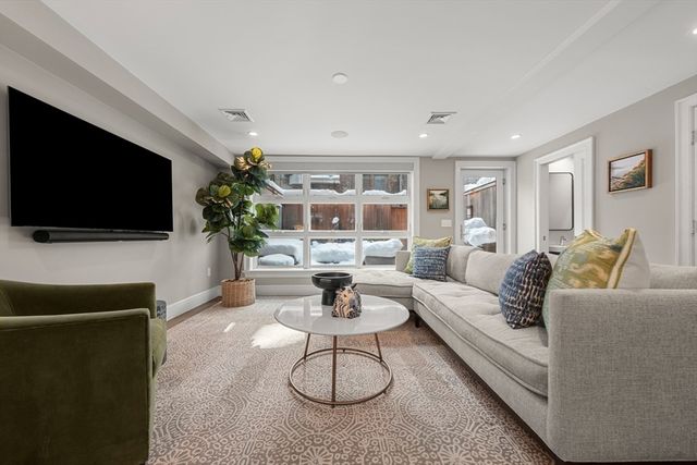 28 Bradford St, Boston, MA 02118