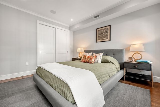 28 Bradford St, Boston, MA 02118