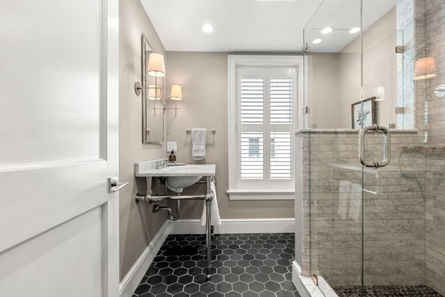 28 Bradford St, Boston, MA 02118