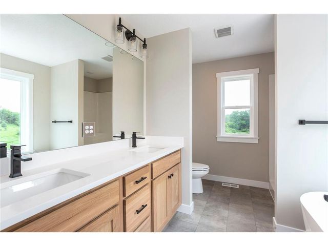 738 Magoo Road, Hudson, WI 54016
