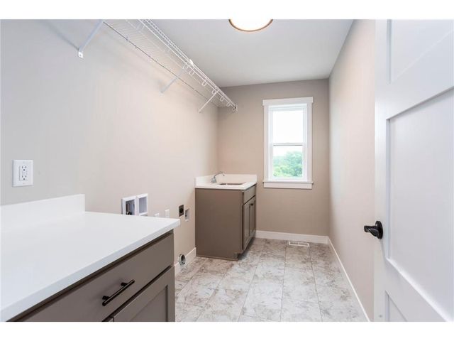 738 Magoo Road, Hudson, WI 54016