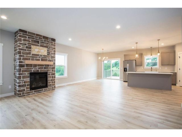 738 Magoo Road, Hudson, WI 54016