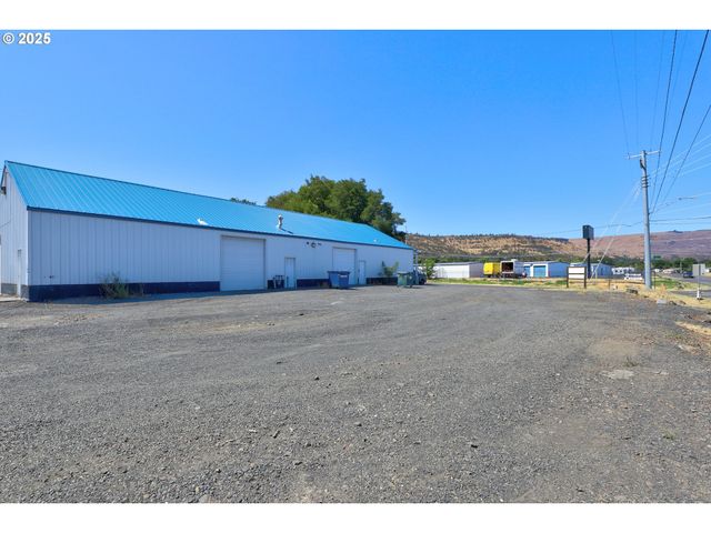 702 MYRTLE St, The Dalles, OR 97058
