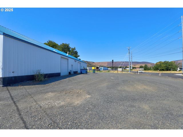 702 MYRTLE St, The Dalles, OR 97058