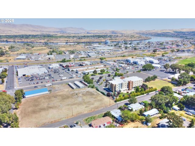 702 MYRTLE St, The Dalles, OR 97058