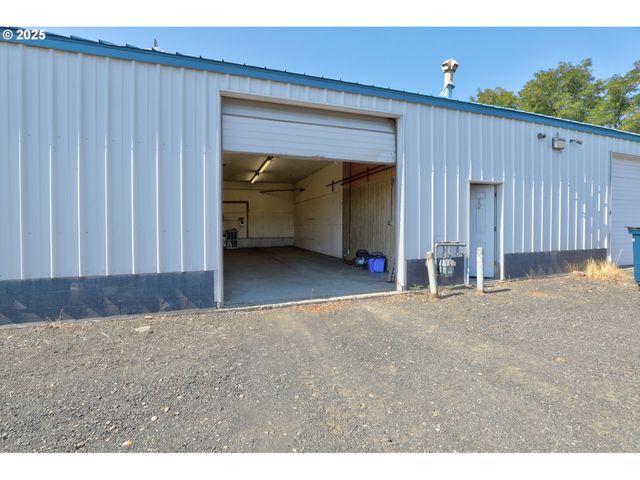 702 MYRTLE St, The Dalles, OR 97058