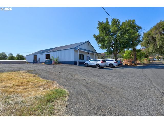 702 MYRTLE St, The Dalles, OR 97058