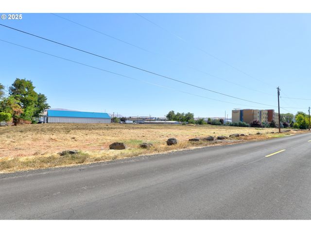 702 MYRTLE St, The Dalles, OR 97058