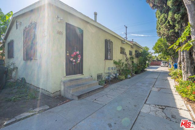 606 W 78th Street, Los Angeles, CA 90044