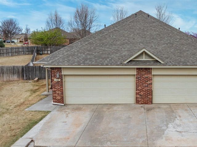13821 Oxford Drive, Edmond, OK 73013
