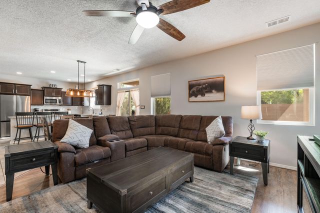 8800 Globe Street NW, Albuquerque, NM 87114