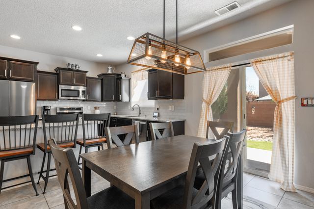 8800 Globe Street NW, Albuquerque, NM 87114