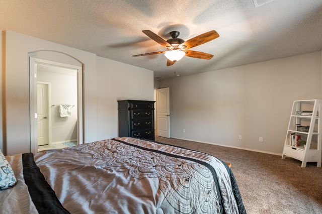 8800 Globe Street NW, Albuquerque, NM 87114