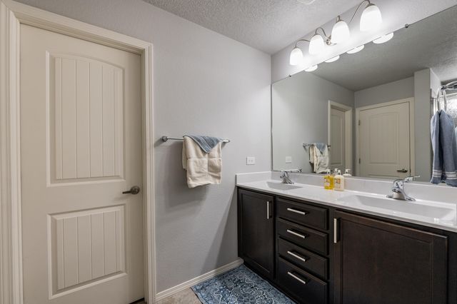 8800 Globe Street NW, Albuquerque, NM 87114