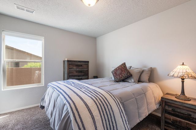 8800 Globe Street NW, Albuquerque, NM 87114