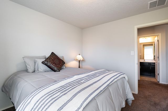 8800 Globe Street NW, Albuquerque, NM 87114