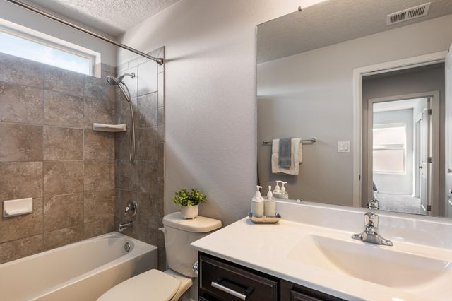 8800 Globe Street NW, Albuquerque, NM 87114